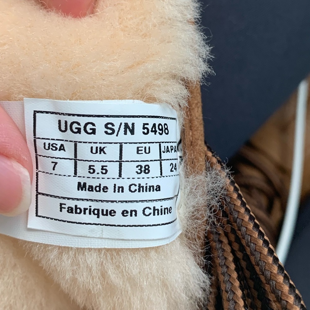 💥SOLD💥UGG tall Adirondack Snow Boots - Picture 7 of 8